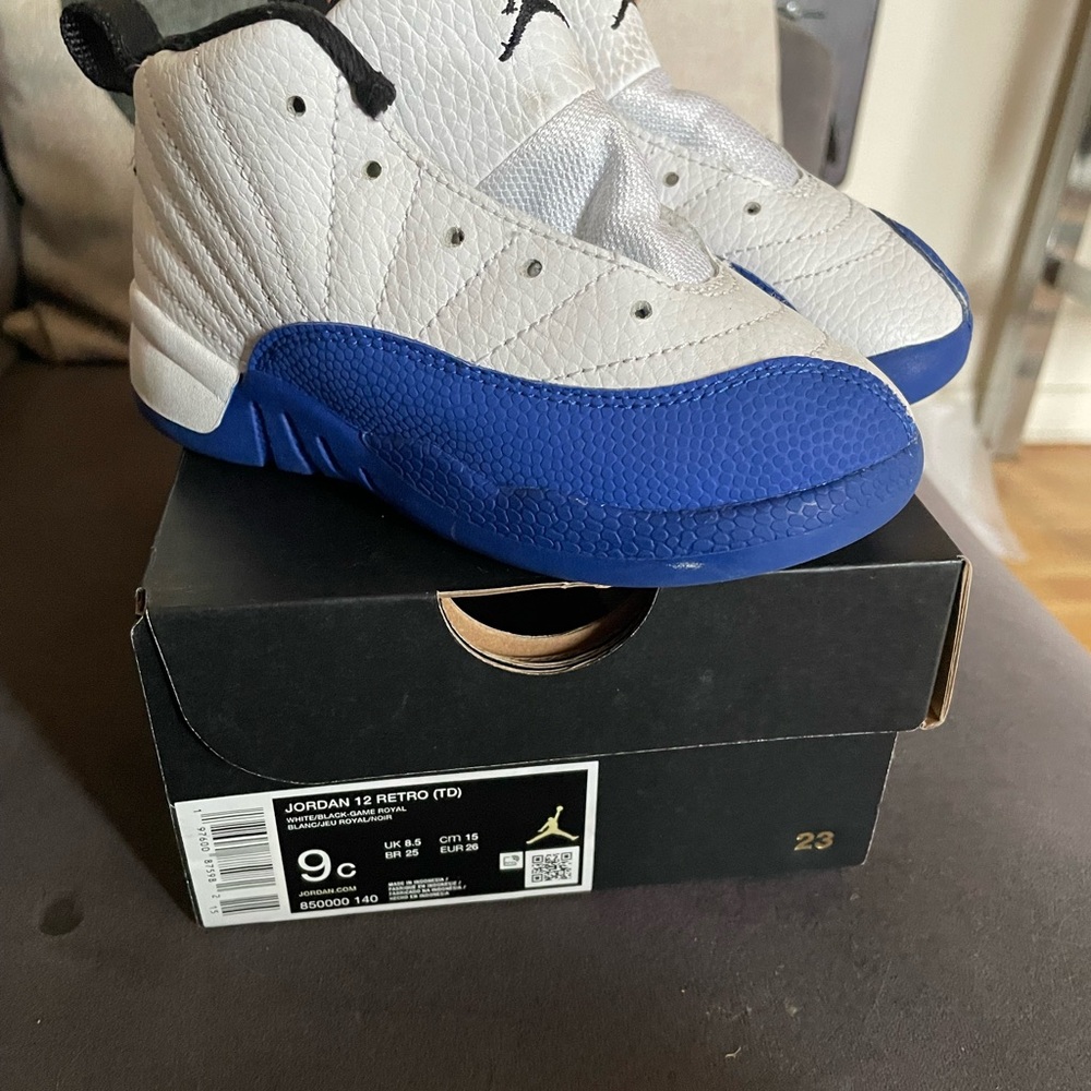 Jordan Kids Sneakers in White and Blue